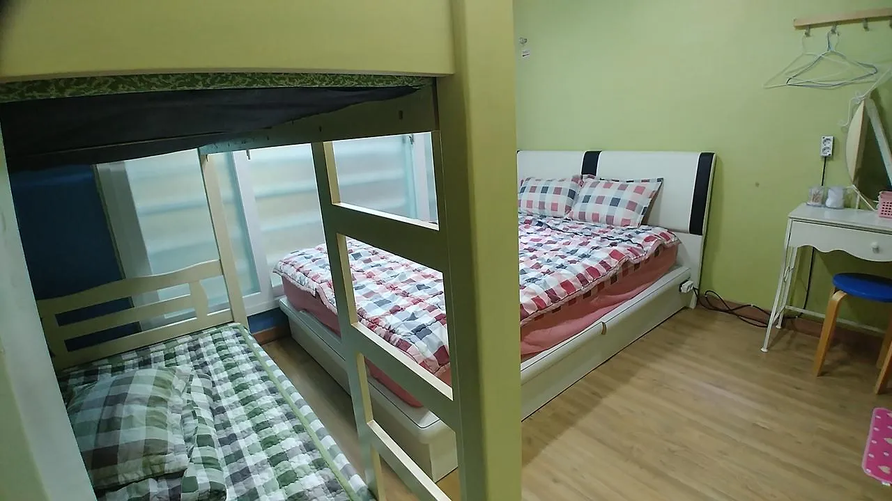 Гостевой дом Bluefish Guesthouse Пусан